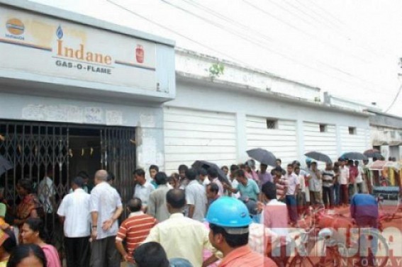 State facing above one month of LPG backlog, official of Food Dept. talks to TIWN State facing above one month of LPG backlog, official of Food Dept. talks to TIWN